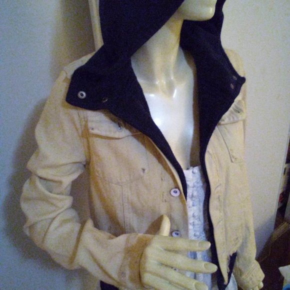 Free People distressed denim jacket with hooded fleece lining, size P/S - Picture 3 of 7